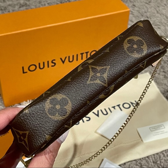 SOLD Louis Vuitton Mini Pochette in Monogram - Picture 8 of 8